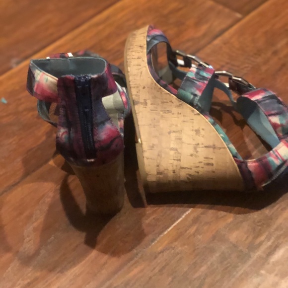 Montego Bay Wedges - Picture 2 of 2